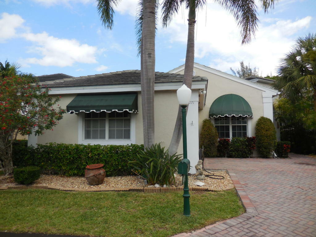 Property Photo:  8171 Hampton Wood Drive  FL 33433 