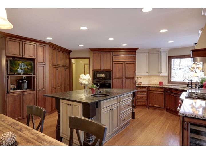 8718 Sandro Road  Bloomington MN 55438 photo