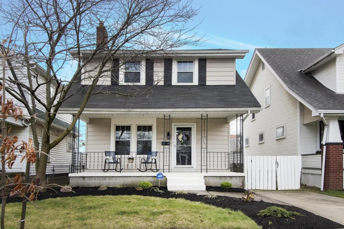 Property Photo: 395 E Weber Road OH 43202