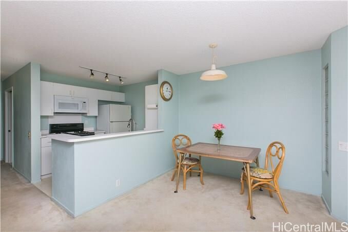 Property Photo:  91-273 Hanapouli Circle 13B  HI 96706 