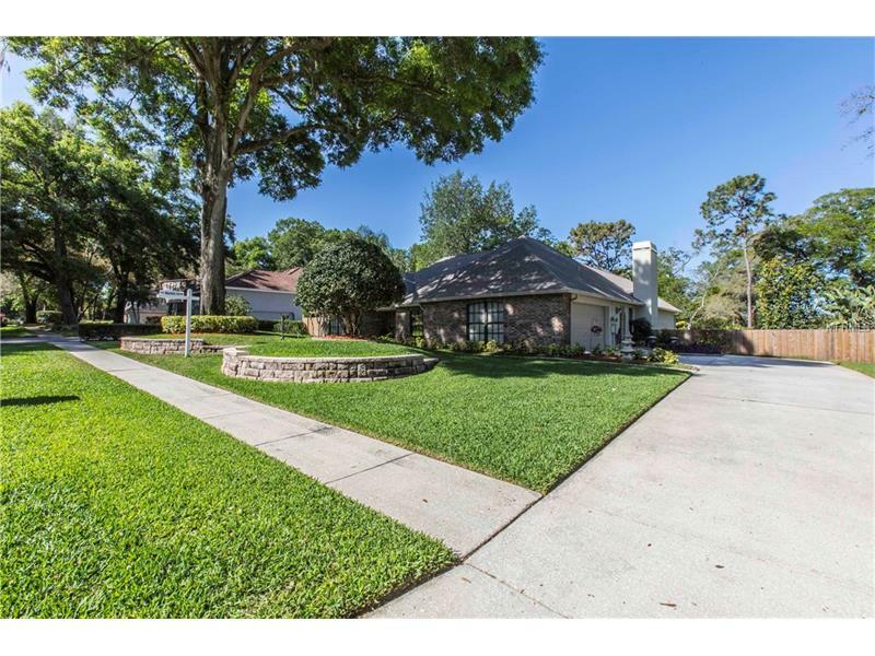 Property Photo:  2502 Oak Landing Drive  FL 33511 