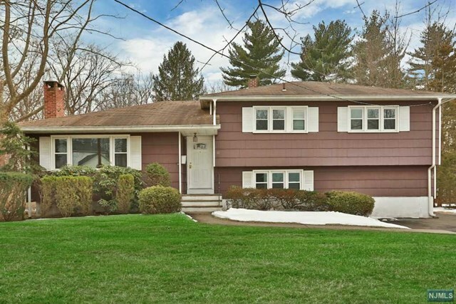 Property Photo:  11 Coles Court  NJ 07661 