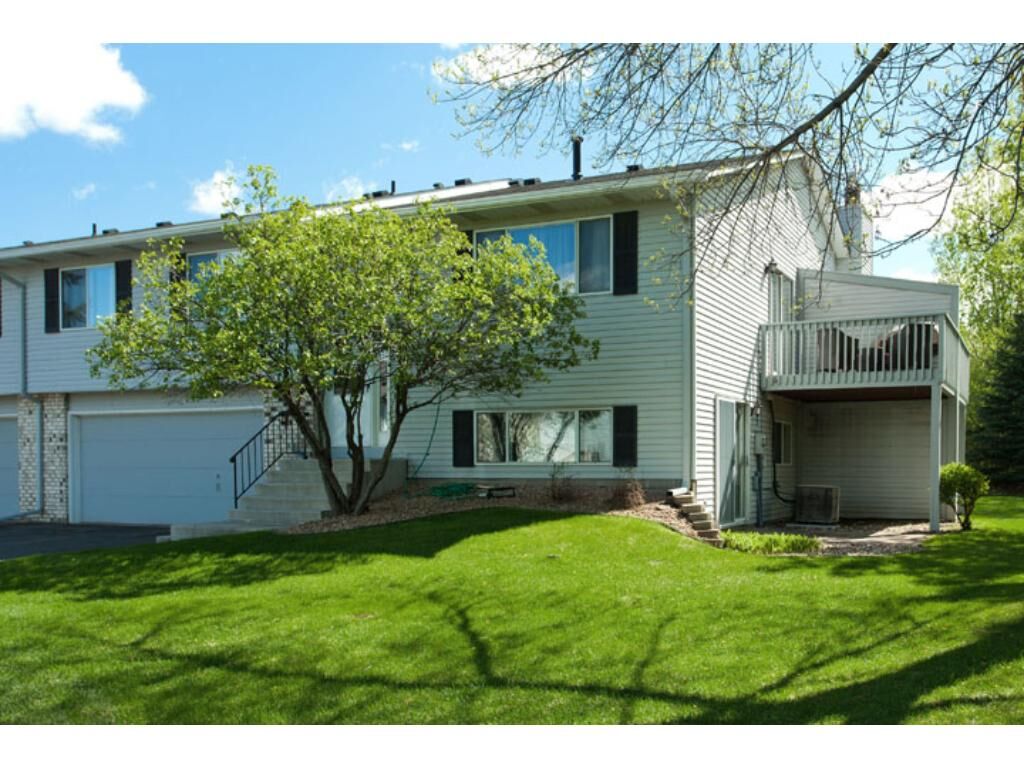 Property Photo: 2827 Wimbledon Ridge MN 55125