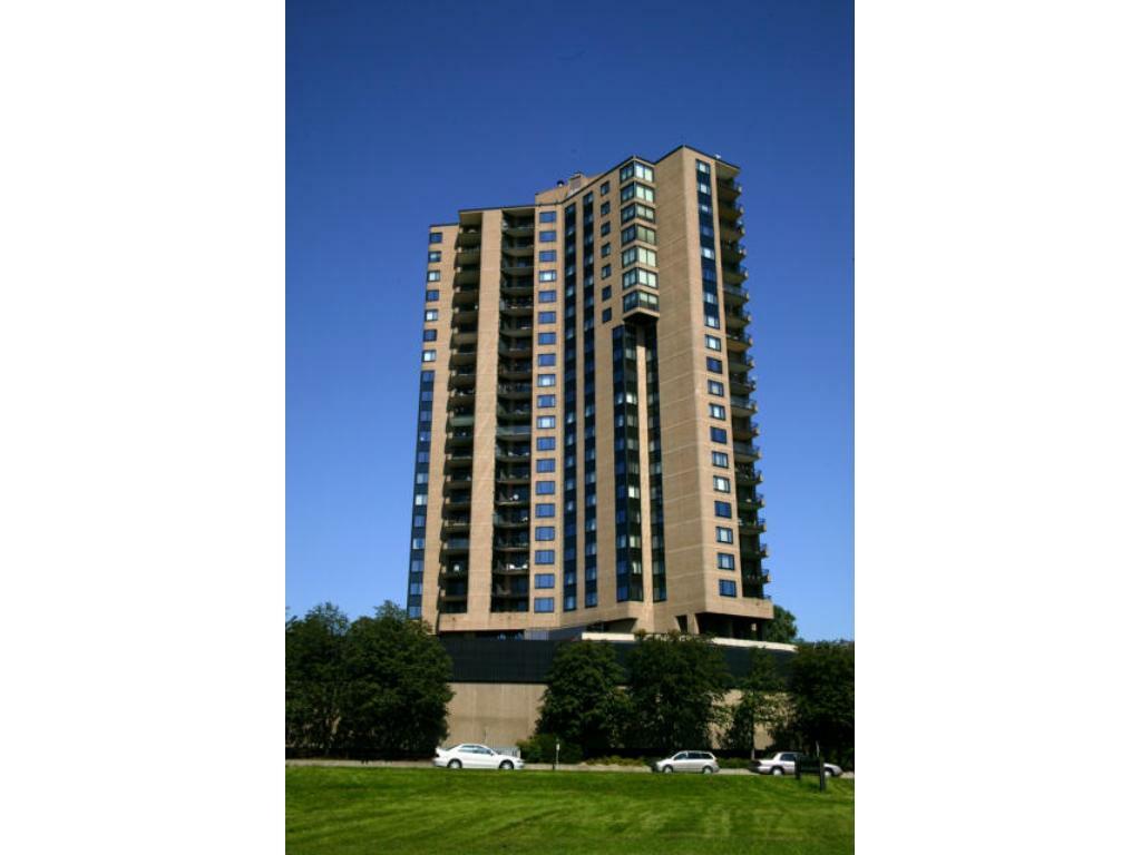 2950 Dean Parkway 1205  Minneapolis MN 55416 photo