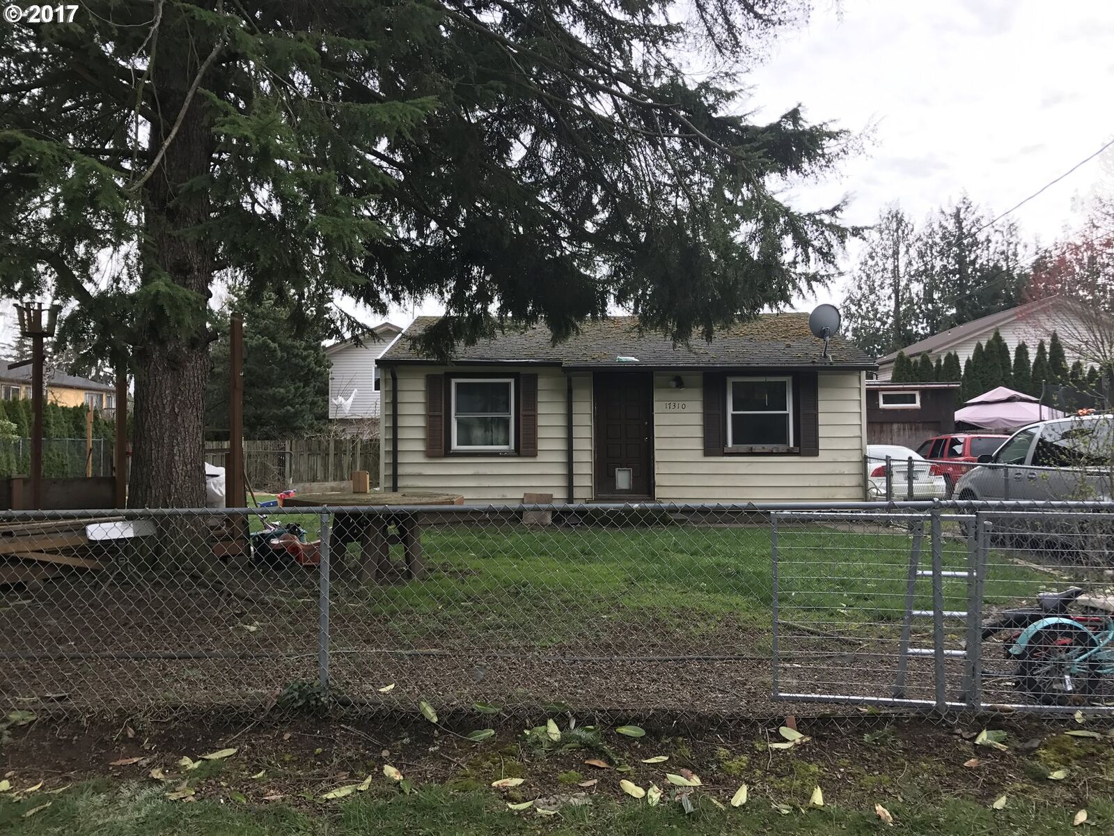 Property Photo: 17310 SE Pine St OR 97233
