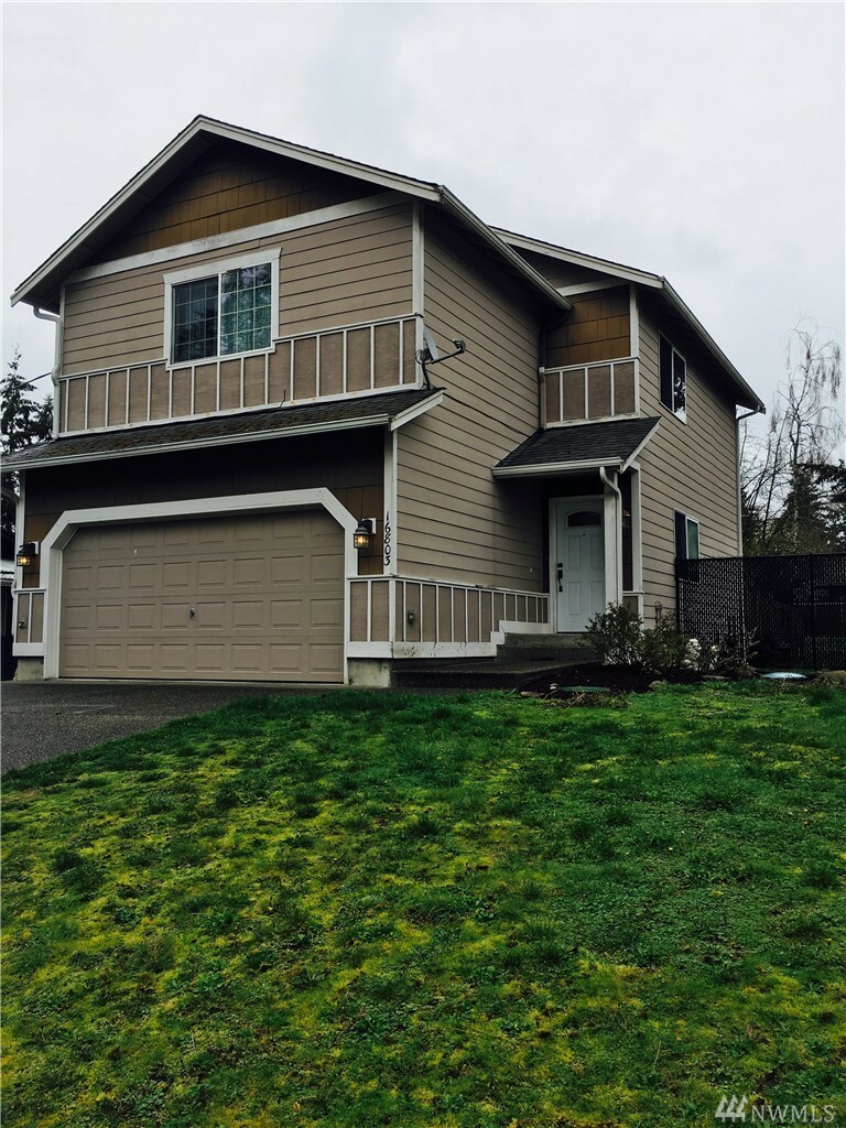 Property Photo: 16803 14 Ave E WA 98387
