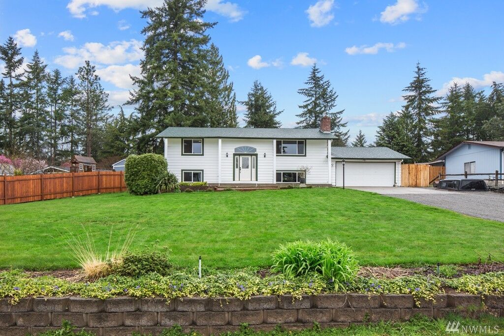 Property Photo:  20824 144th Avenue SE  WA 98042 