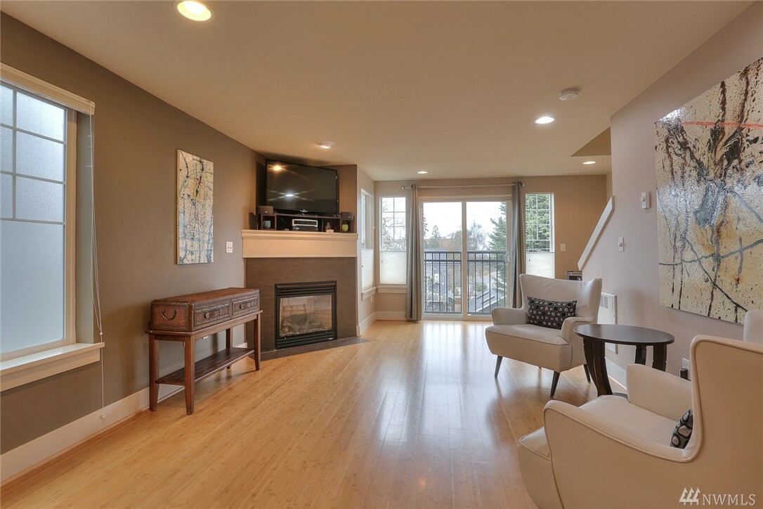 Property Photo:  3411 California Ave SW D  WA 98116 