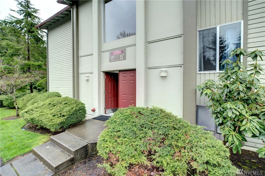 Property Photo:  17526 151st Ave SE 4-1  WA 98058 