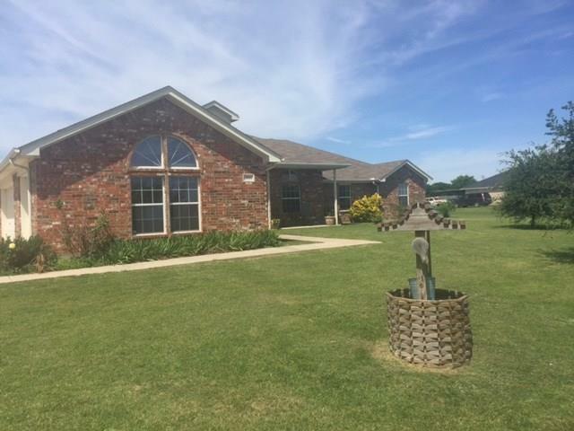 Property Photo: 11801 Buffalo Hollow Court TX 76052