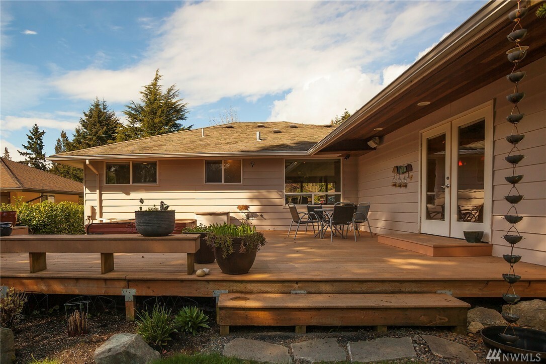 Property Photo:  8630 Holly Lane  WA 98026 