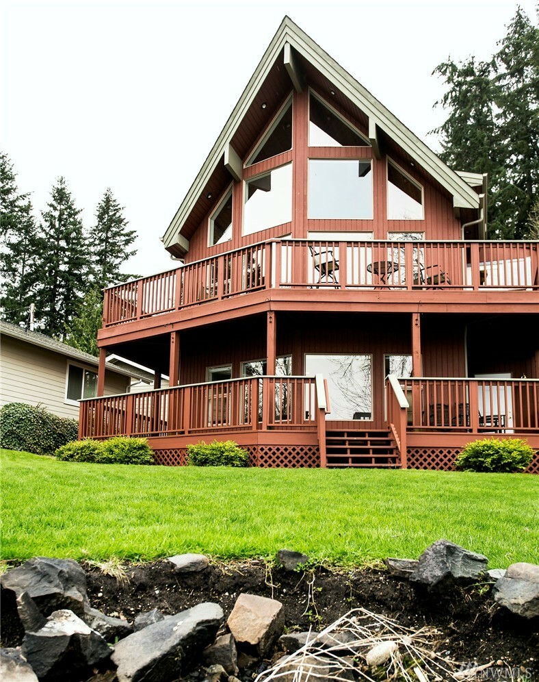 Property Photo:  927 173rd Street S  WA 98387 