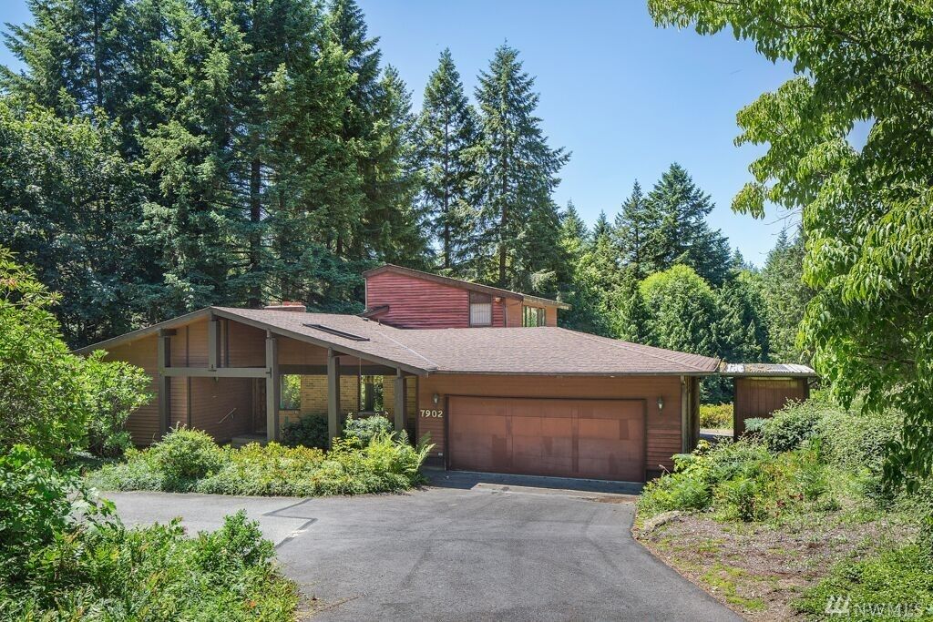 Property Photo: 7902 40th St NW WA 98335