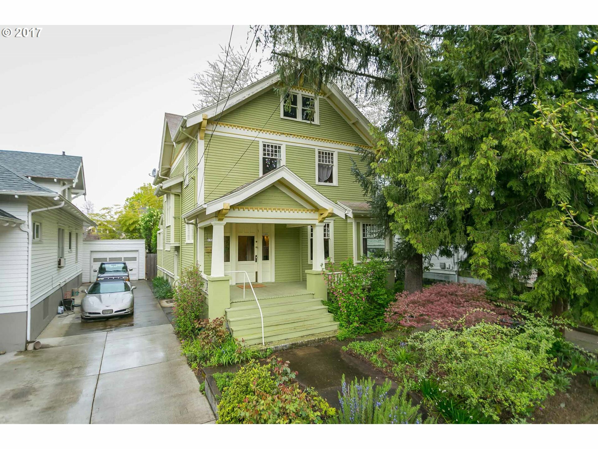 1715 SE 37th Ave  Portland OR 97214 photo