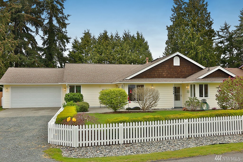 Property Photo:  2724 Sun Vista Cir  WA 98236 