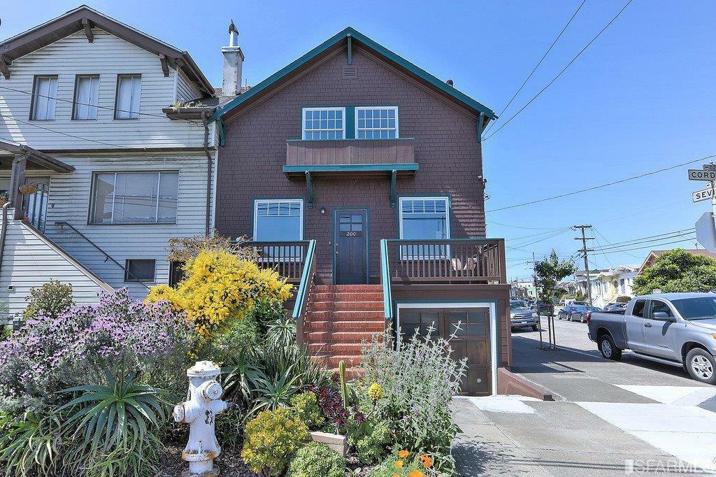 Property Photo:  200 Cordova Street  CA 94112 