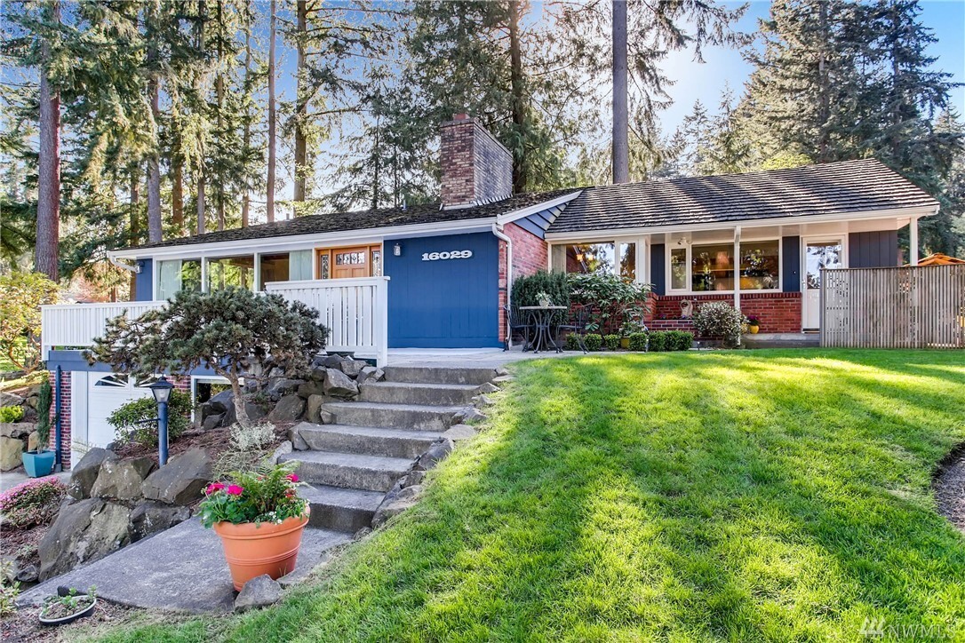 Property Photo:  16029 35th Ave NE  WA 98155 