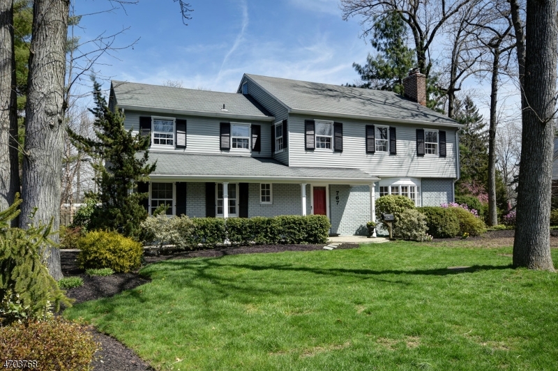 Property Photo:  767 Knollwood Ter  NJ 07090 