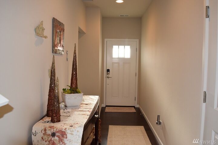 Property Photo:  530 Birchwood Dr SW  WA 98502 