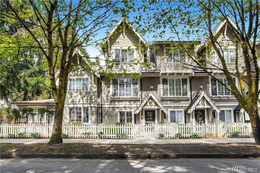 Property Photo:  18211 NE 95th Wy 105  WA 98052 