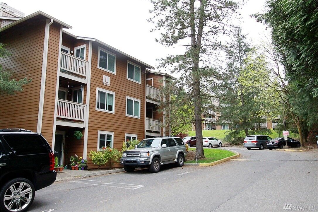 Property Photo:  14206 NE 181st Place L204  WA 98072 