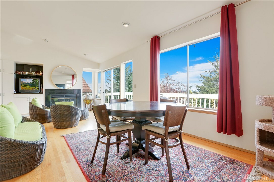 Property Photo: 7926 8th Ave SW WA 98106