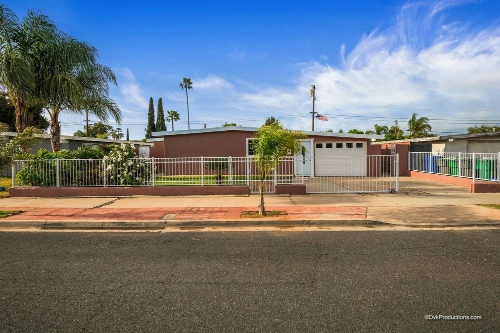 Property Photo: 1382 Ivory Ct. CA 92019
