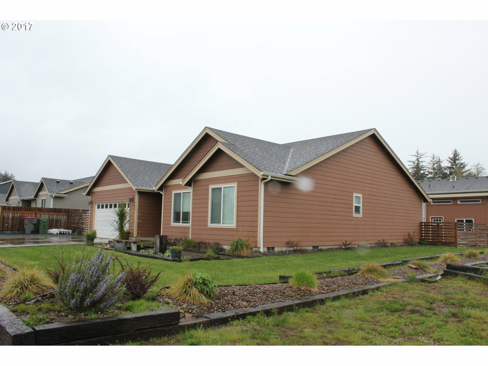 Property Photo: 1003 SW 2nd St OR 97146