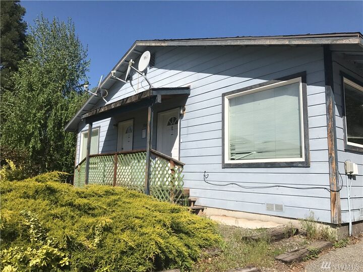 Property Photo:  380 N Shore Ct  WA 98831 