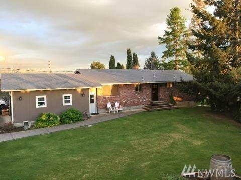 Property Photo:  201 Prospect Ave  WA 99362 