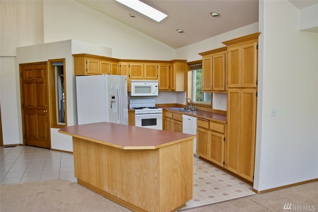 Property Photo:  31014 Military Rd S  WA 98001 