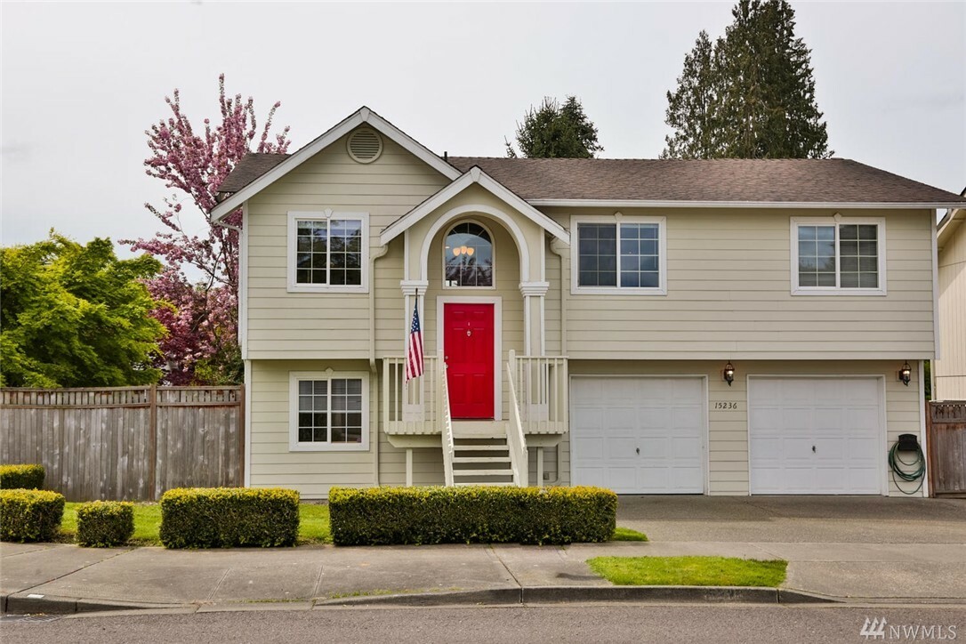 Property Photo:  15236 172nd Ave SE  WA 98272 