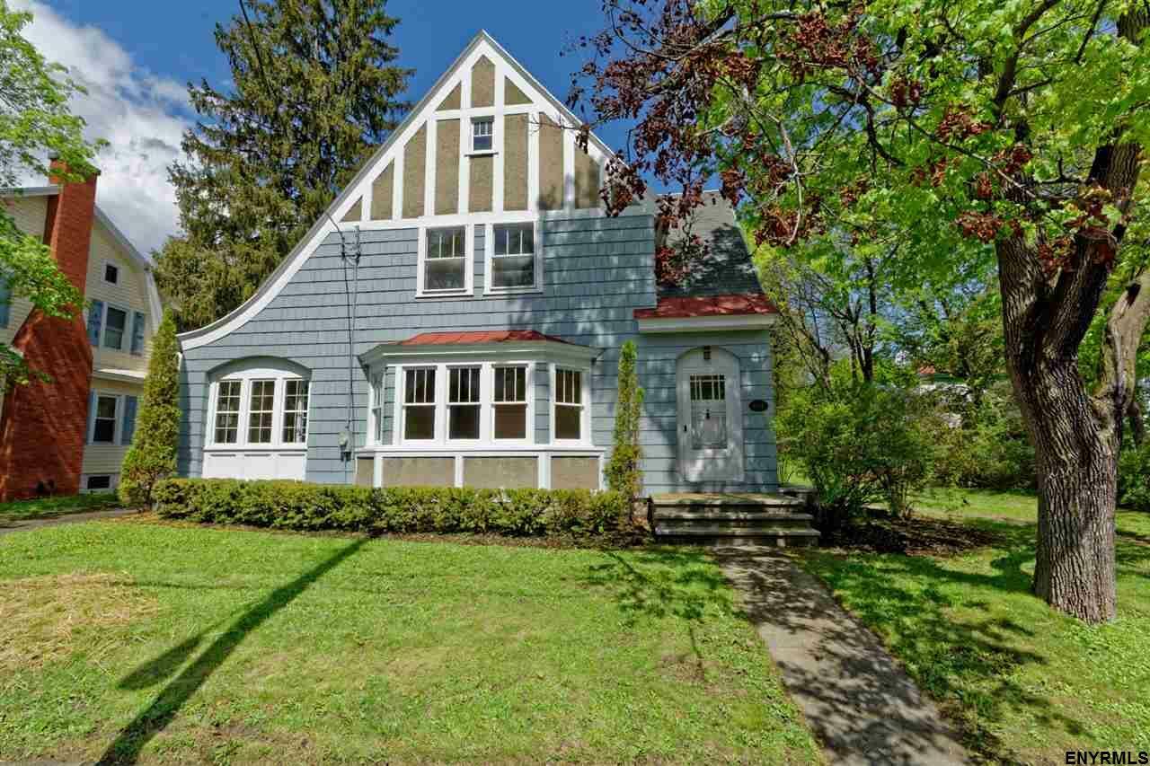 Property Photo:  104 Clinton Circle  NY 12043 