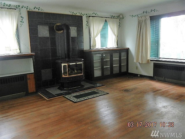 Property Photo: 104 Kale St WA 98247