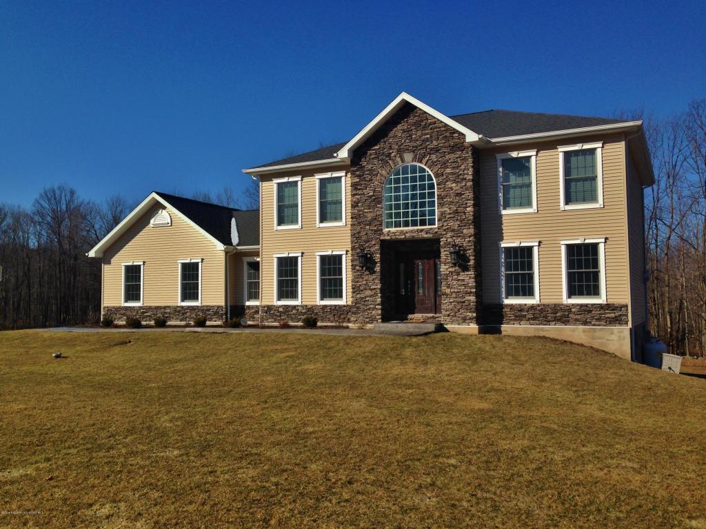 Property Photo: 942 Meadowlark Drive PA 18444
