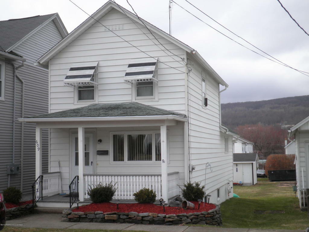 609 Delaware Street  Mayfield PA 18433 photo