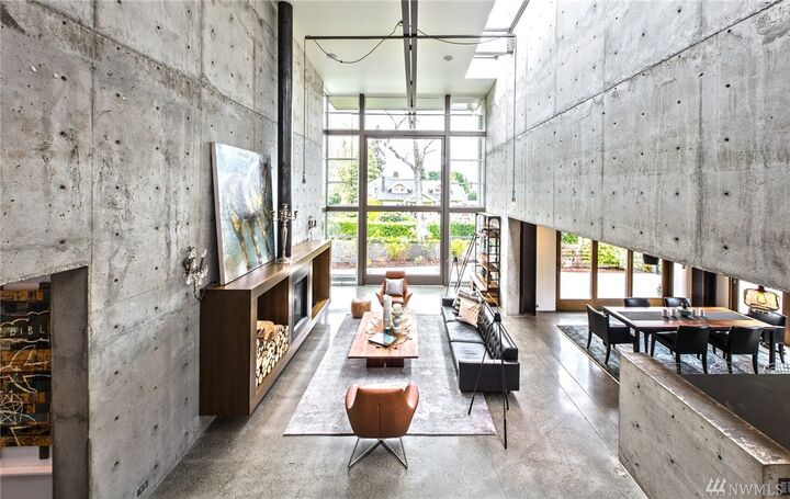 Property Photo:  1530 38th Ave E  WA 98112 