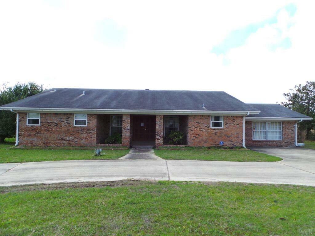 Property Photo:  625 Skyhawk Dr  FL 32506 