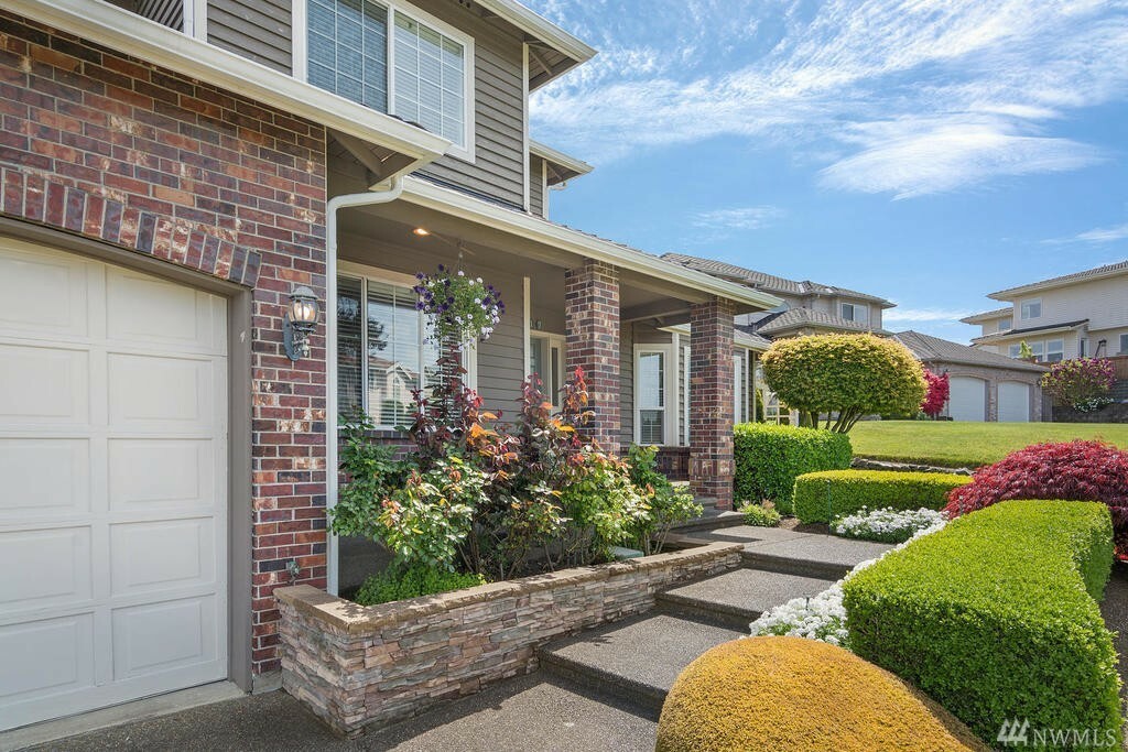 Property Photo: 2117 Hillside Dr NE WA 98422