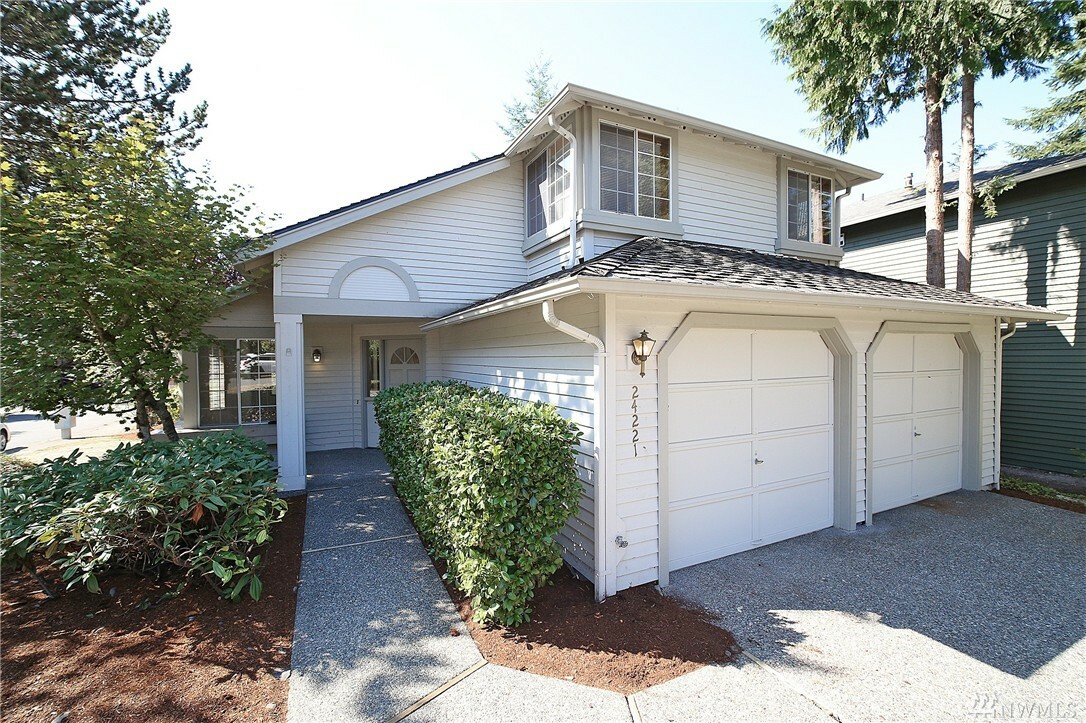 Property Photo:  24221 SE 38th Place  WA 98029 