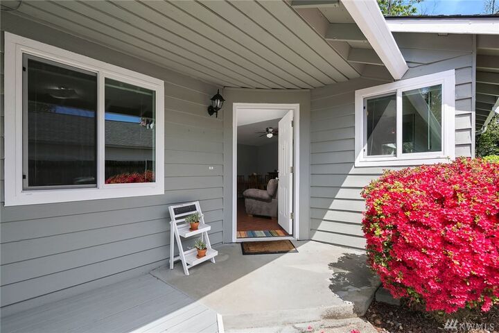 Property Photo:  19800 SE 263rd Place  WA 98042 