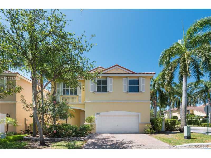 Property Photo:  1090 Oysterwood St  FL 33019 