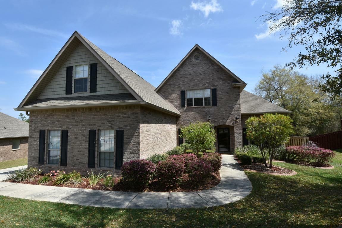 Property Photo: 610 Red Fern Road FL 32536