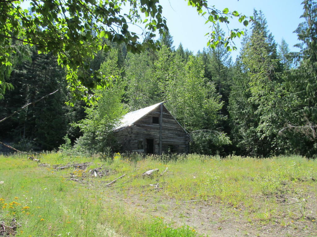 Property Photo:  2518 P Bodie Mountain Rd  WA 99114 