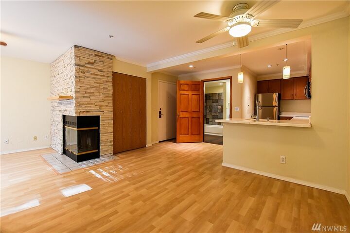 Property Photo:  769 Hayes St 306  WA 98109 