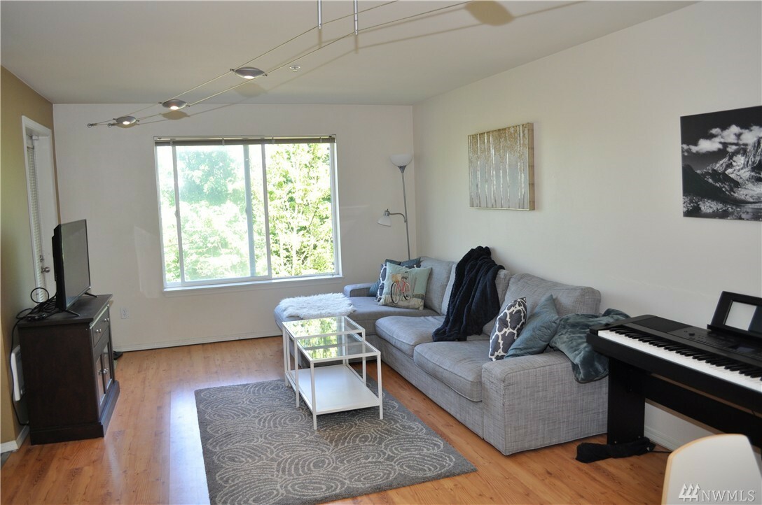 Property Photo:  1534 Cherrylane Place S 201  WA 98144 