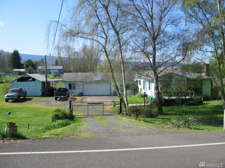 Property Photo:  345 E Sunny Sands Road  WA 98612 