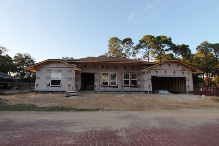 Property Photo: 1004 Le Bayou Bend FL 32547