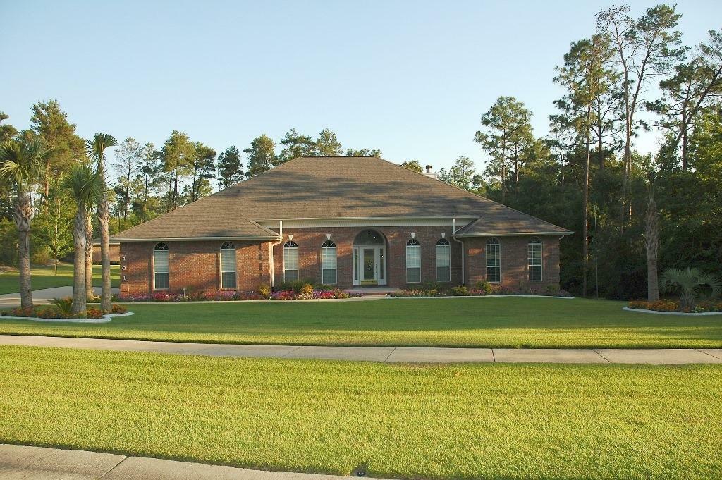 Property Photo:  