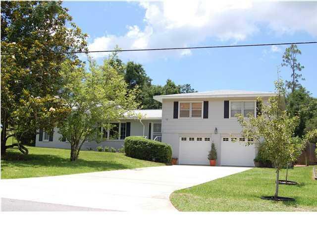 Property Photo: 10 Hillcrest Drive FL 32579